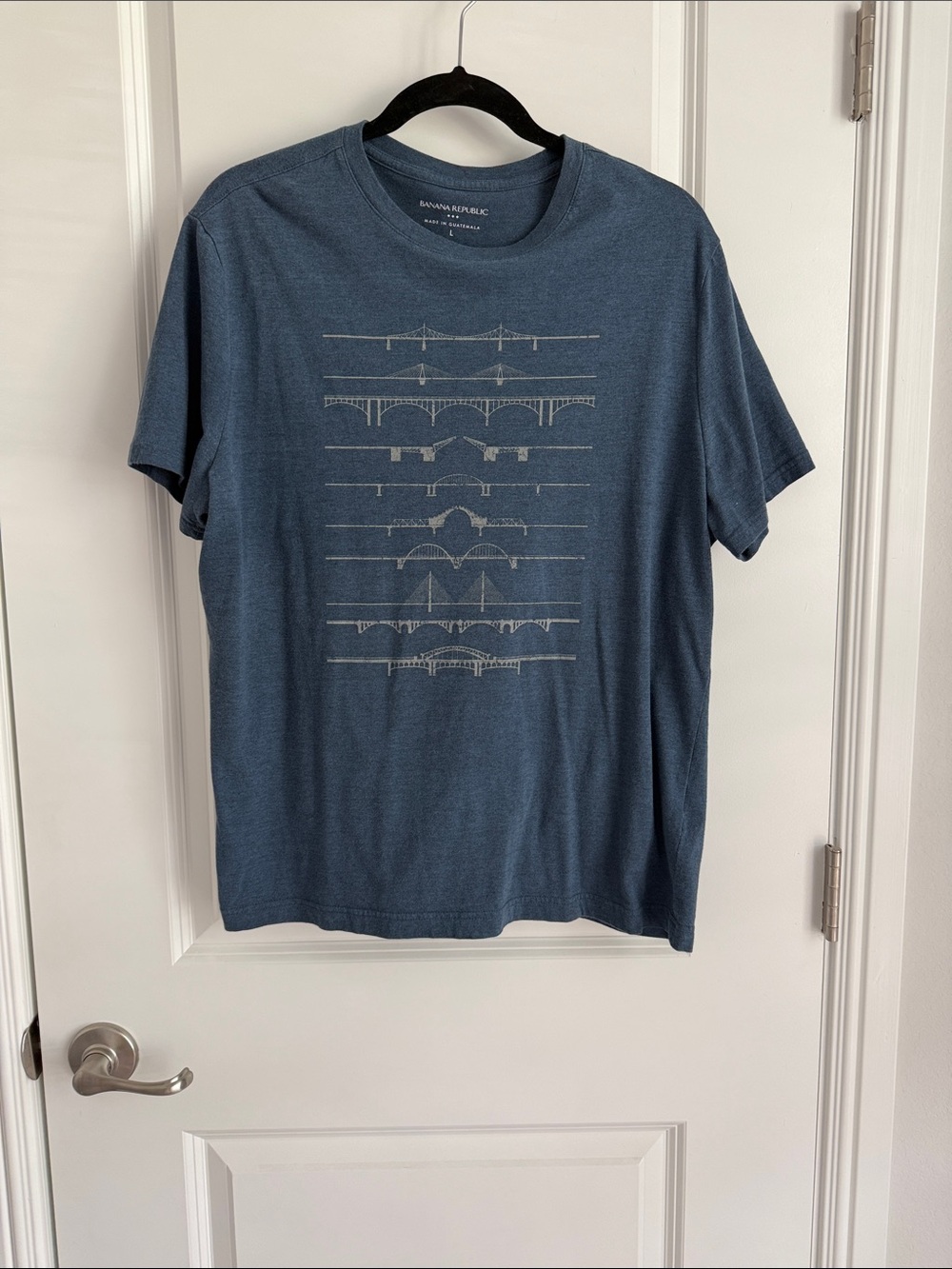 Banana Republic Men's Heathered Blue Short-Sleeve Graphic Tee